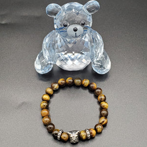 Pulsera de bulldog con ojo de tigre.