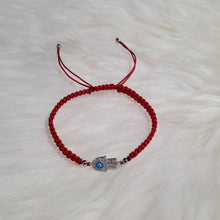 Load image into Gallery viewer, Pulsera hilo rojo con Mano de Fatima, plata 925
