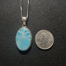 Load image into Gallery viewer, Colgante de Larimar ( Piedra del Balance) Plata 925 con cadena de plata 925 (18inch.)
